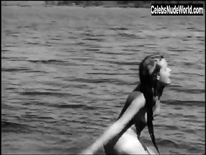 Kristiina Halkola in Kapy selan alla (1966) 7
