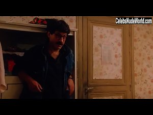Lara Guirao nude, boobs scene in L.627 (1992) 9