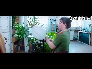 Lara Mandoki in Einsamkeit und Sex und Mitleid (2017) 13