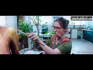 Lara Mandoki in Einsamkeit und Sex und Mitleid (2017) 7