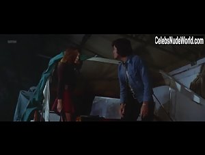 Laura Belli in La polizia ringrazia (1972) 1