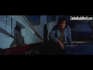 Laura Belli in La polizia ringrazia (1972) 12