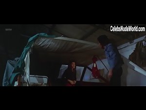 Laura Belli in La polizia ringrazia (1972) 4