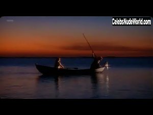 Laura Munsterhjelm in Kivenpyorittajan kyla (1995) 10