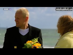 Laerke Winther in En enkelt til Korsor (2008) 3