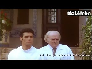 Leonor Silveira in A Divina Comedia (1991) 12