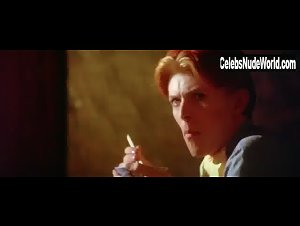 Linda Hutton in Man Who Fell to Earth (1976) 2