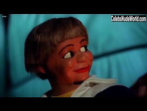 Lisa Glaser in Humanoids from the Deep (1980) 9