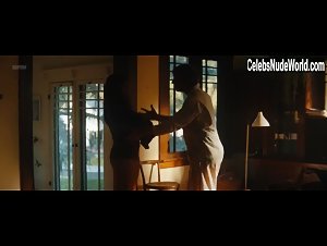 Lola Kirke in Untogether (2018) 9