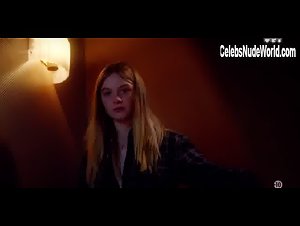 Lucie Ryan in Insoupconnable (series) (2018) 5