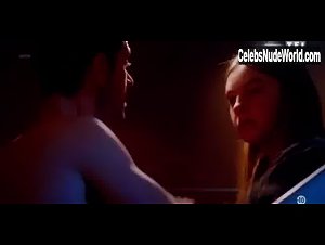 Lucie Ryan in Insoupconnable (series) (2018) 9