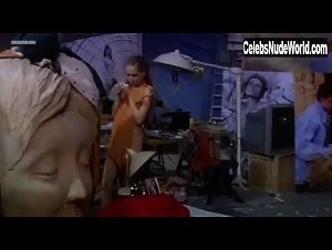 Lucie Vondrackova in Post coitum (2004) 17