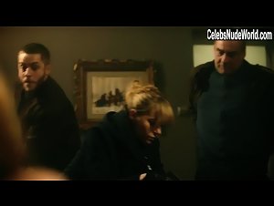 Lucie Zednickova in Zasada przyjemnosci (series) (2019) 14