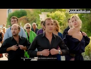 Maeva Pasquali in A dix minutes des naturistes (2012) 11