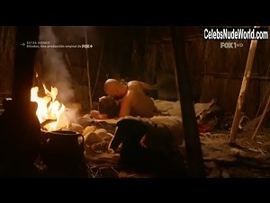 Macarena Achaga in Sitiados (series) (2015) 2