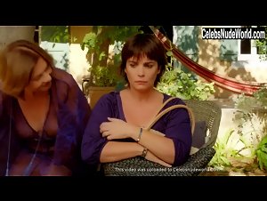 Macha Meril in A dix minutes des naturistes (2012) 14