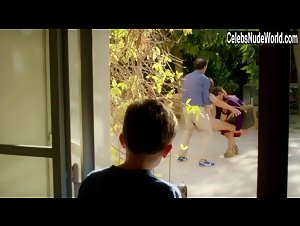 Macha Meril in A dix minutes des naturistes (2012) 6