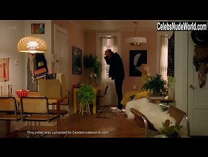 Madeline Wise in Crashing (series) (2017) 7