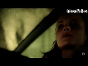 Magdalena Malina in Engrenages (series) (2005) 17