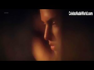 Manuela Aguirre in Una casa con vista al mar (2001) 15