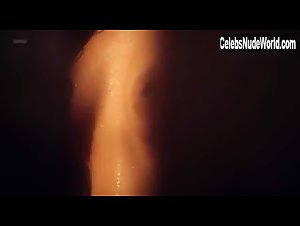 Manuela Aguirre in Una casa con vista al mar (2001) 18