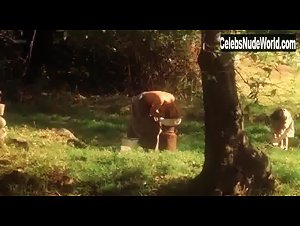 Manuela Aguirre in Una casa con vista al mar (2001) 3