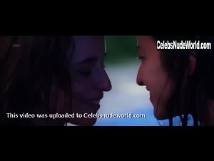 Maria Florencia Oviedo in Nadie Vio Nada (short) (2016) 20