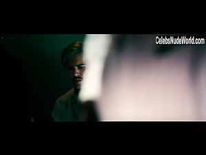 Maria Leon in La voz dormida (2011) 2