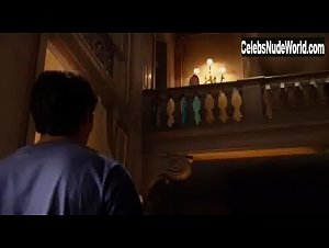 Margarida Miranda in O Crime do Padre Amaro (2005) 3