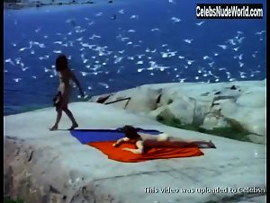 Marianne Mardi in Sensuela (1973) 15