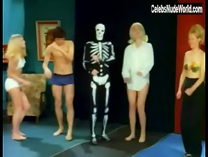 Marianne Mardi in Sensuela (1973) 5