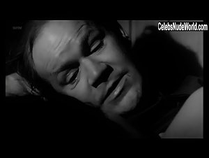 Marie Ahrle in Jag - en alskare (1966) 16