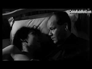 Marie Ahrle in Jag - en alskare (1966) 19