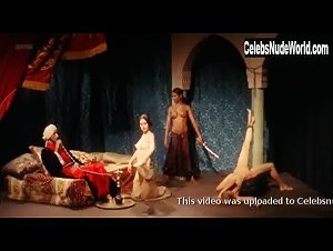 Marie Espinosa in Gradiva (C'est Gradiva qui vous appelle) (2006) 13