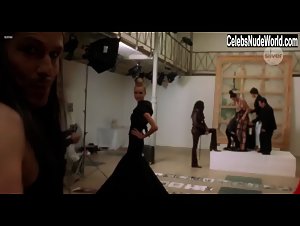 Marie Meyer in Le scaphandre et le papillon (2007) 1