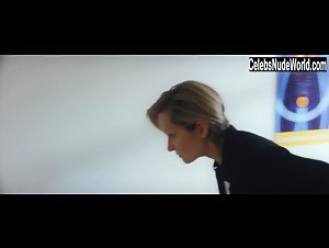 Marieta Zukowska in Botoks (2017) 8