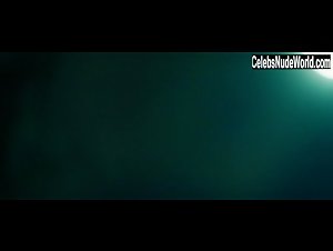 Marina de la Riva in Irmaos Freitas (series) (2019) 17