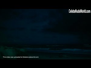 Marina de la Riva in Irmaos Freitas (series) (2019) 20