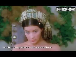 Marina Pierro in Les heroines du mal (1979) 5