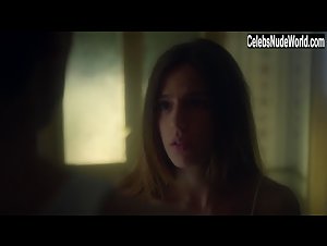 Marina Salas in Hache (series) (2019) 16