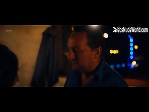 Marion Bouvarel in Les ogres (2015) 12