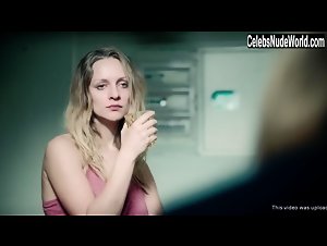 Martyna Kowalik in Zasada przyjemnosci (series) (2019)