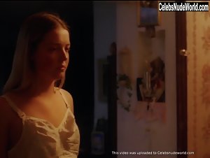 Maya Henry in For Nonna Anna (short) (2017) 9