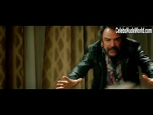 Monica Maci in Eddie Reynolds y Los Angeles de Acero (2014) 19