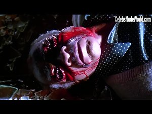 Melanie Kinnaman in Friday the 13th: A New Beginning (1985) 16