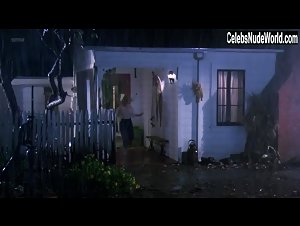 Melanie Kinnaman in Friday the 13th: A New Beginning (1985) 17