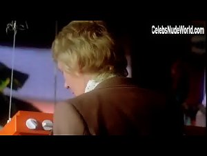 Mette Jepsen in Der ma vaere en sengekant! (1975) 1