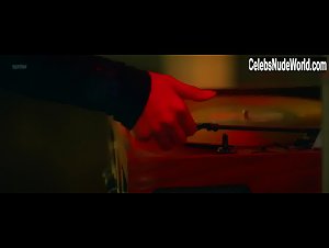 Michelle Bucci in Fantasma (2018) 7