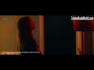 Michelle Bucci in Fantasma (2018) 8