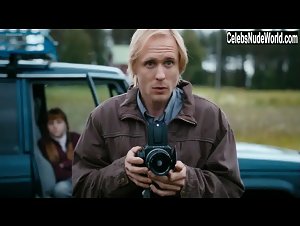 Minna Puolanto in Kaikella rakkaudella (2013) 13